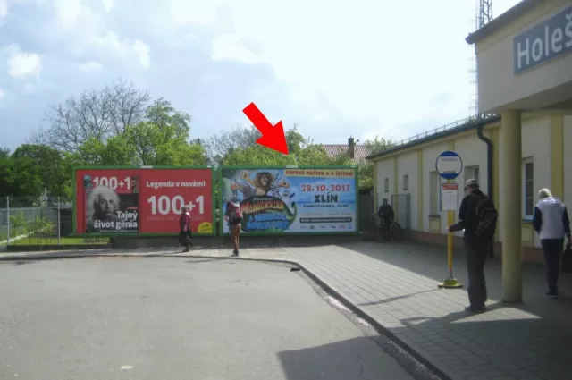 Nádraží ČD a ČAD, Holešov, Kroměříž, Billboard